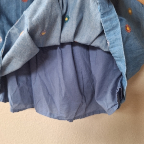 Hanna Andersson Girls Ruffle Embroidered Long Sleeve Chambray Dress Size 5 - Picture 4 of 7